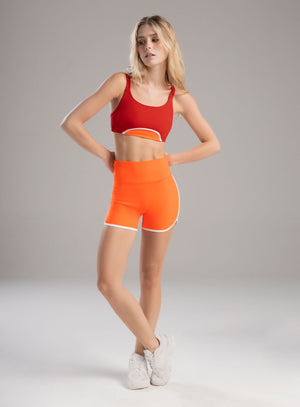Short deportivo tela Shery con sesgos en contraste