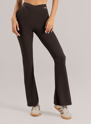 LEGGINS DEPORTIVO AZURA EN TELA KIARA 20 CAFÉ