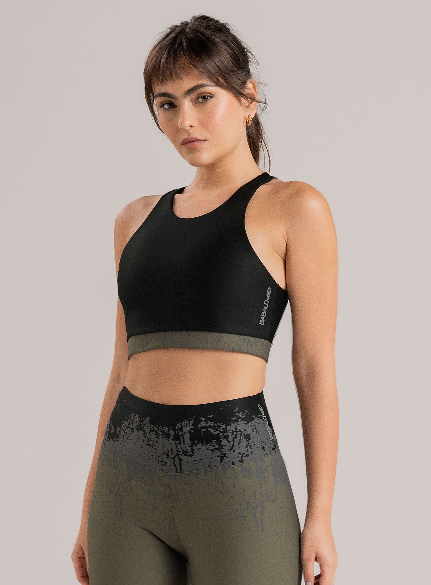 TOP DEPORTIVO BRISA EN TELA JACQUARD 7 GRIS