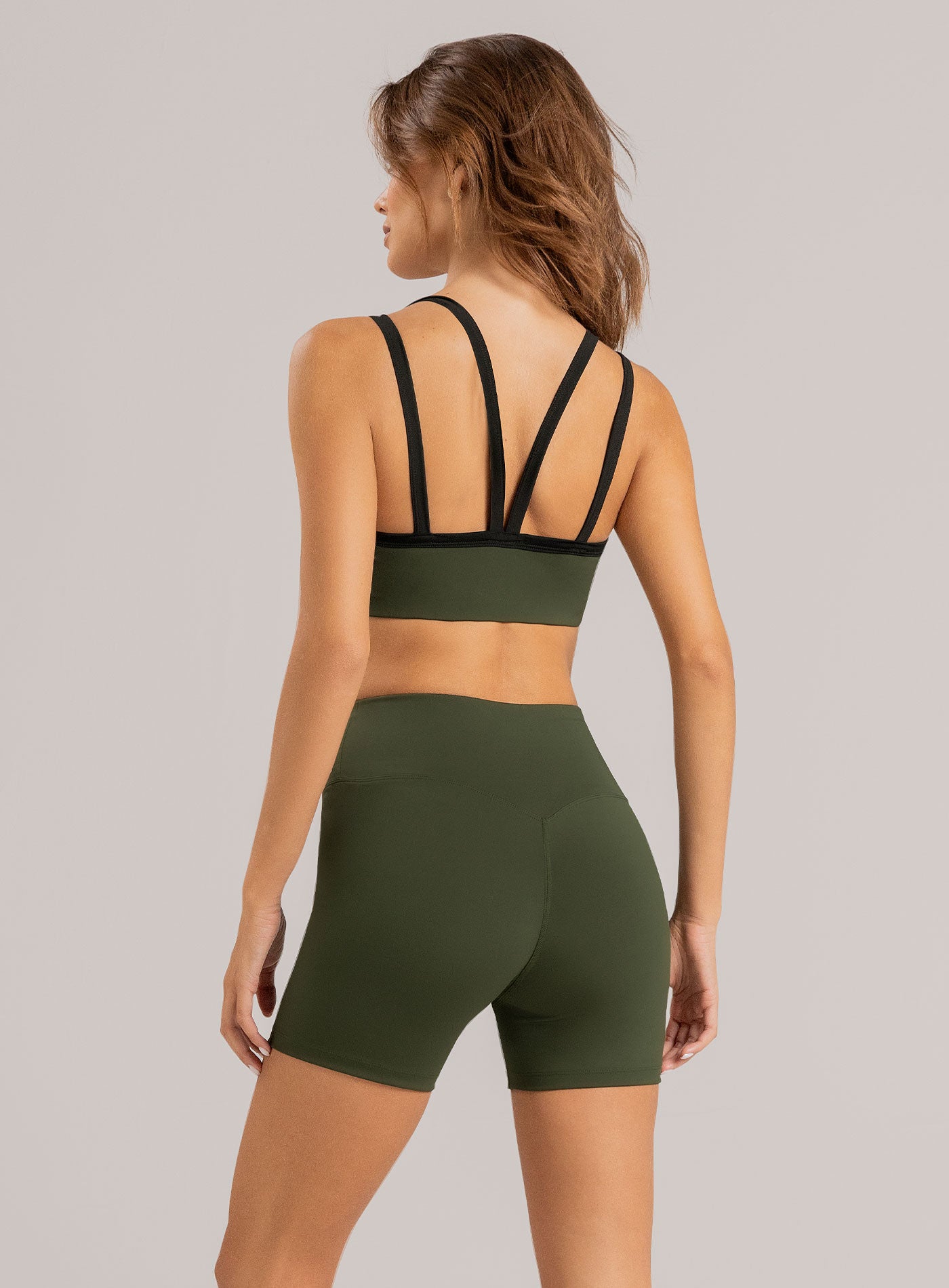 SHORT DEPORTIVO LUNA EN TELA SUPLEX 18 VERDE