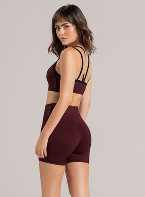 SHORT DEPORTIVO LUNA EN TELA SUPLEX 47 VINO TINTO