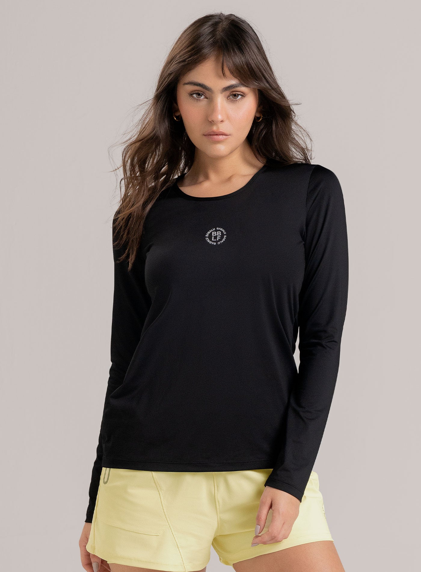 BUSO DEPORTIVO SEMI AJUSTADO DE CUELLO REDONDO 1 NEGRO