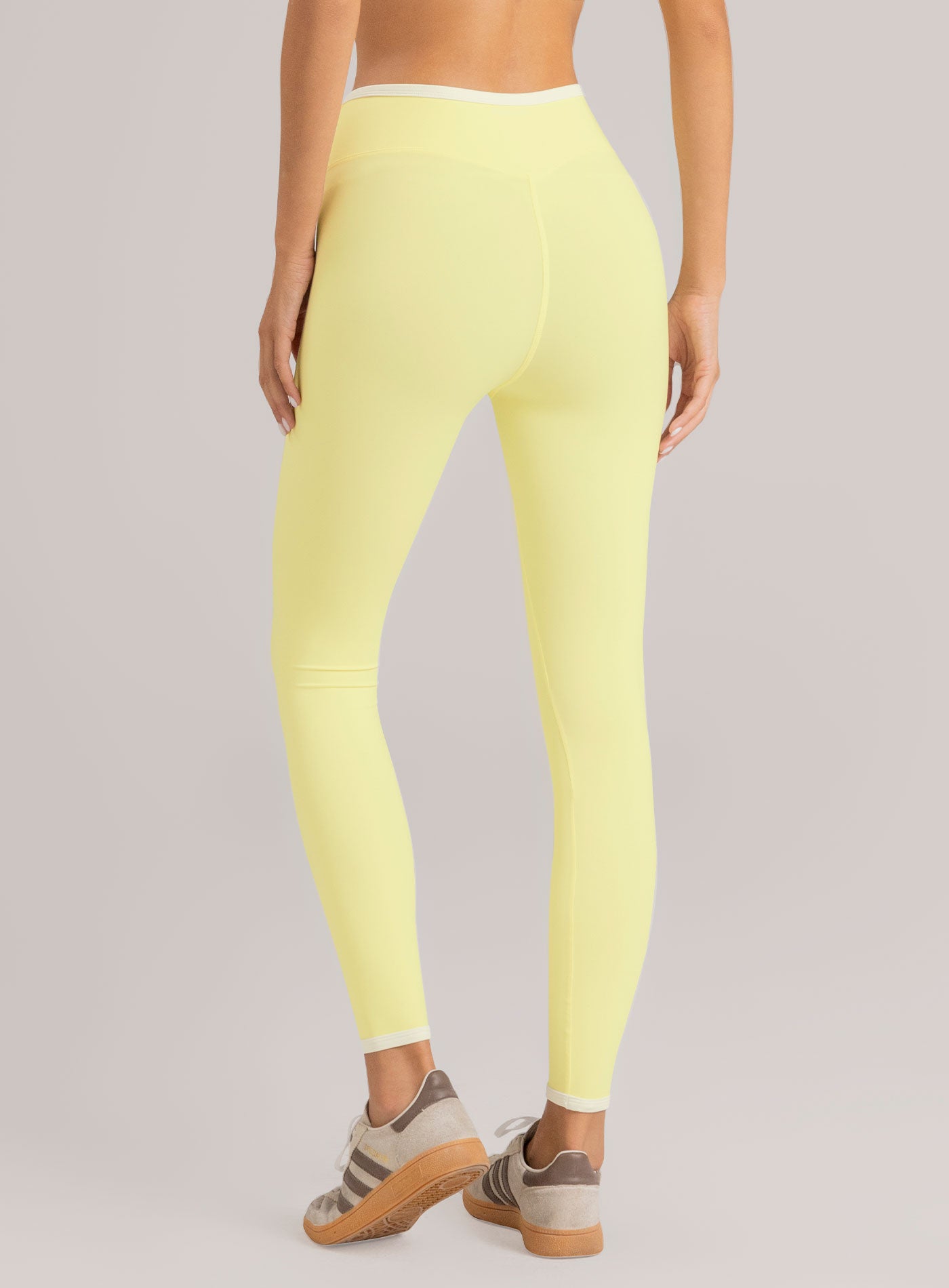 LEGGINS DEPORTIVO AMELIA EN TELA SHERY 13 AMARILLO