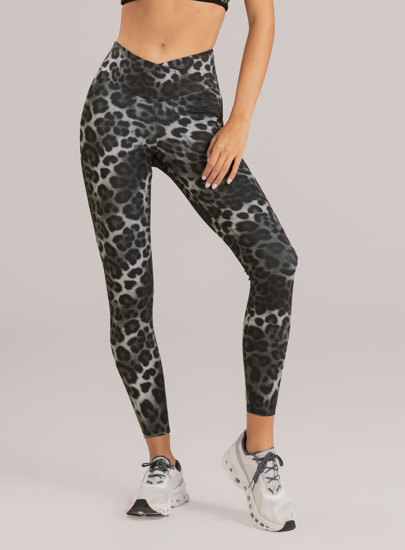 LEGGINS DEPORTIVO DIVINE EN TELA KIARA 7 GRIS