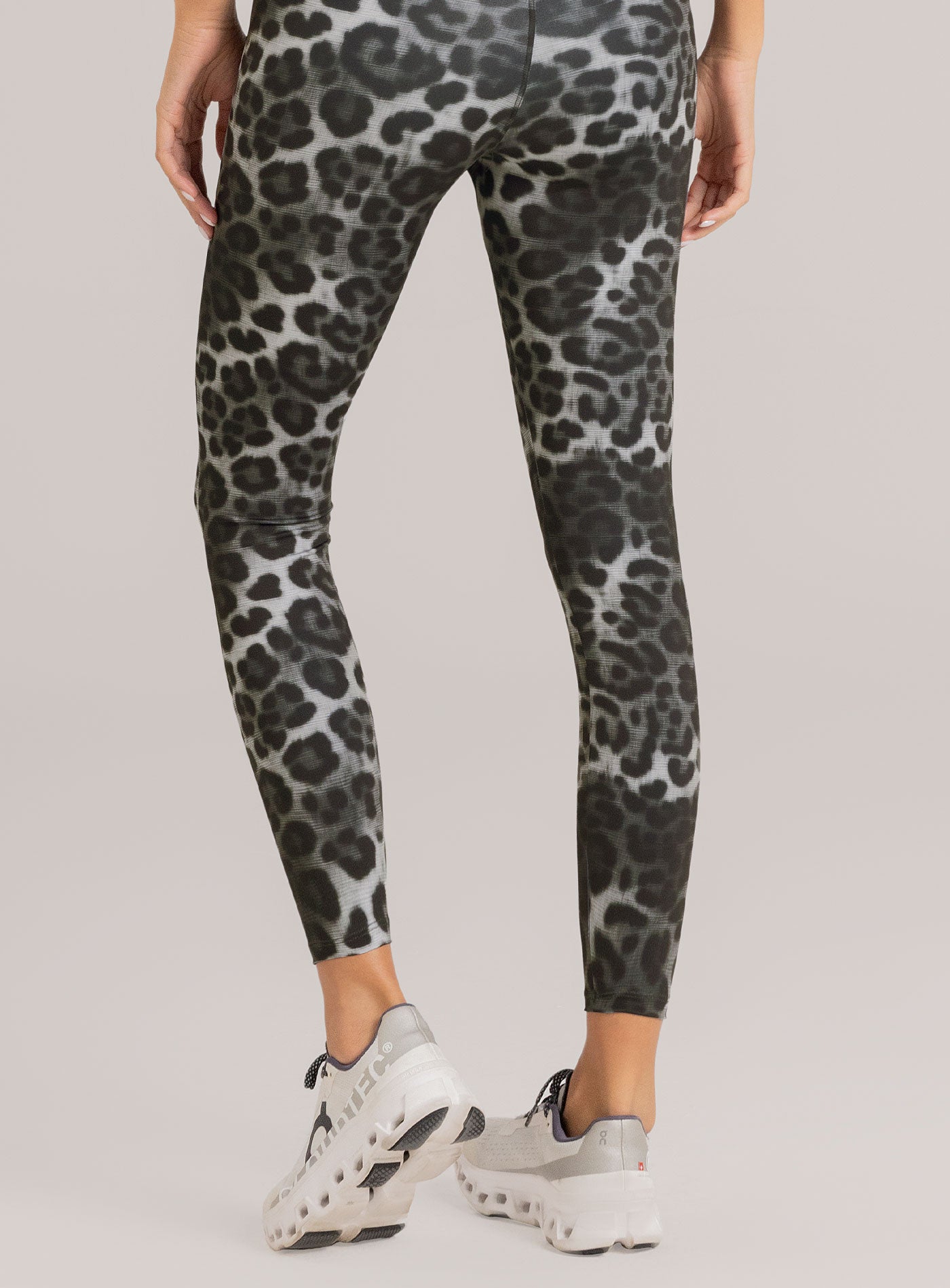 LEGGINS DEPORTIVO DIVINE EN TELA KIARA 7 GRIS