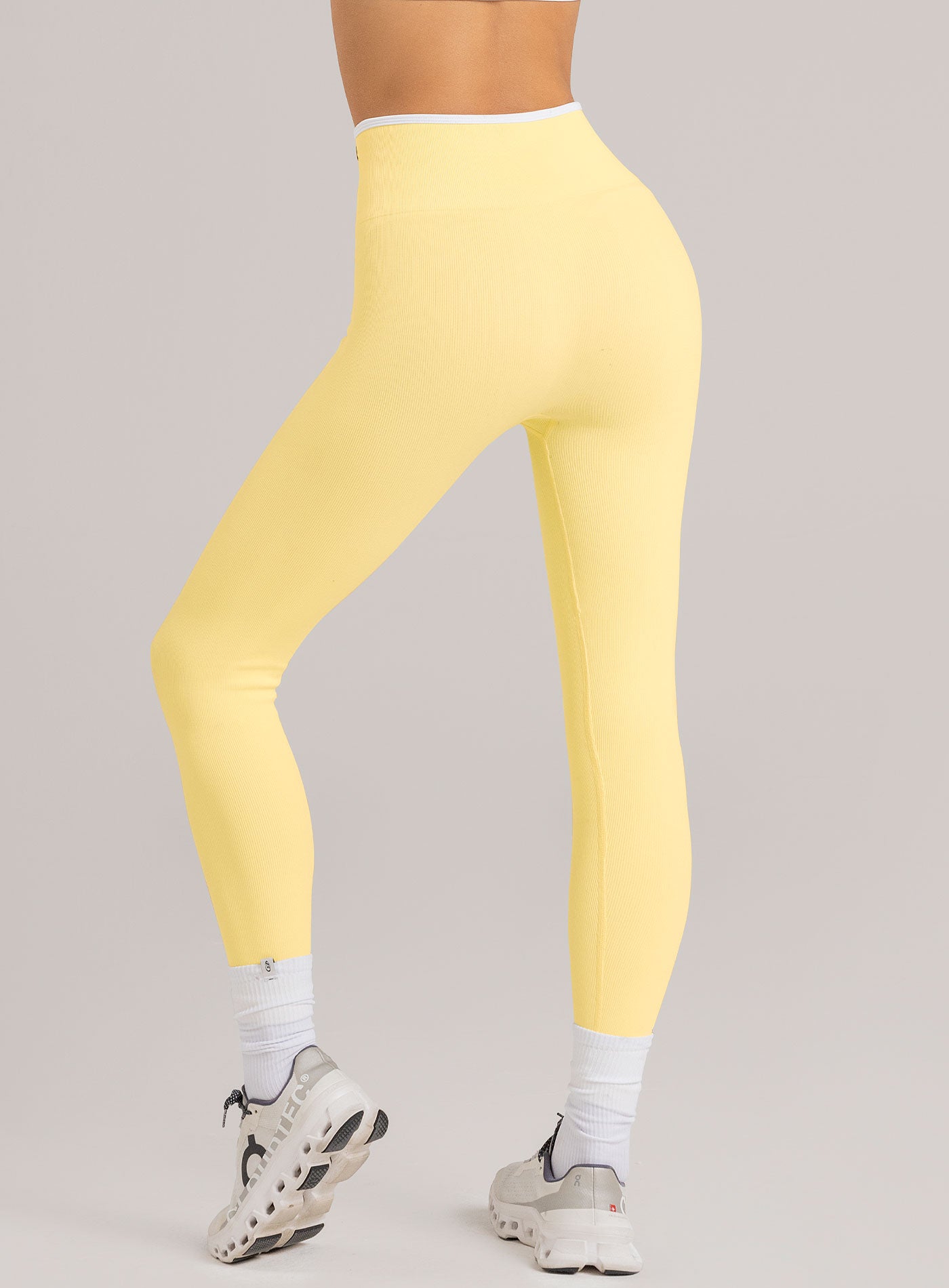 LEGGINS DEPORTIVO VENUS SIN COSTURAS 13 AMARILLO