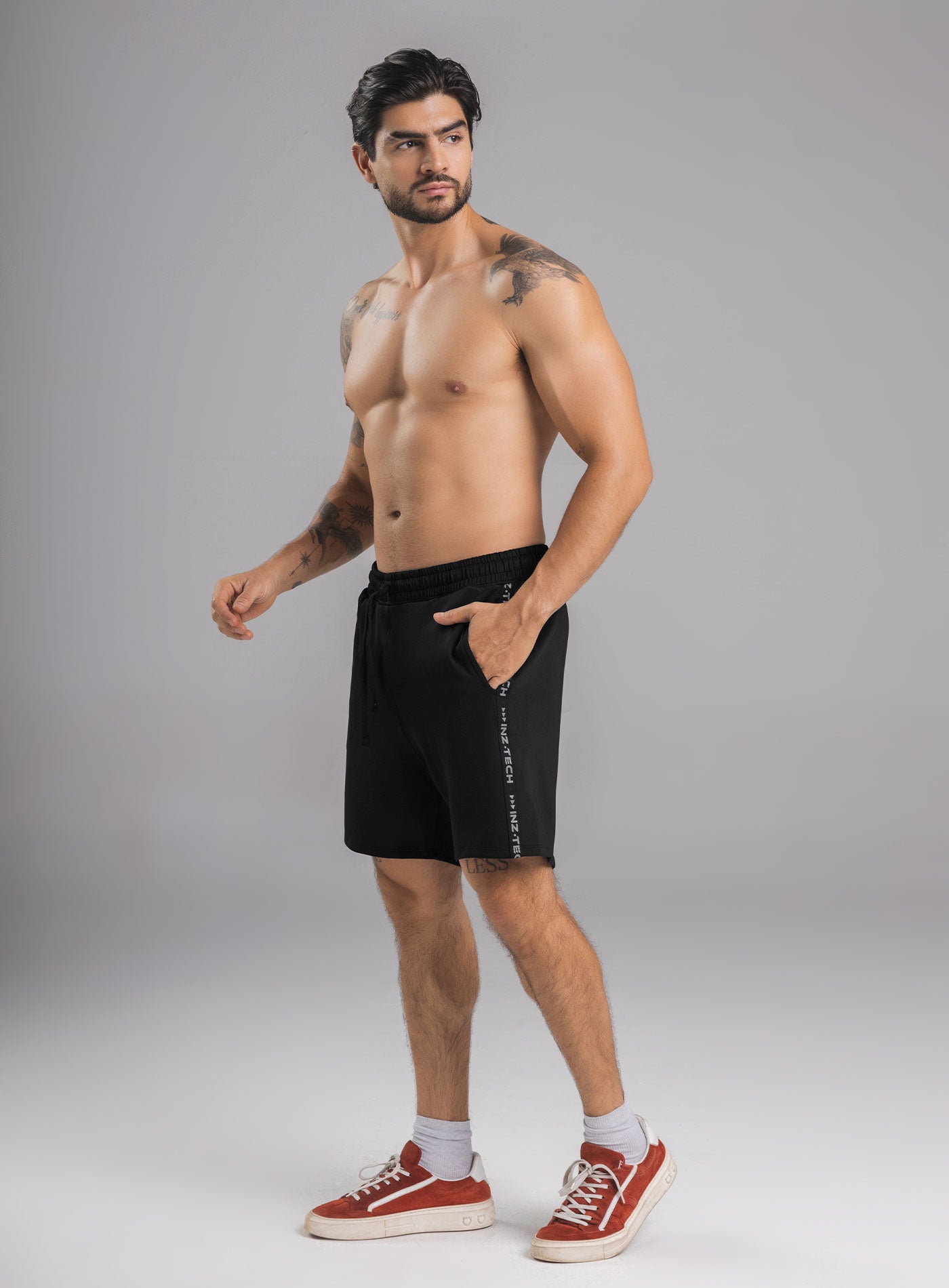 PANTALONETA DEPORTIVA EN TELA BURDA CON CIERRE TERMO SELLADO REF:85936