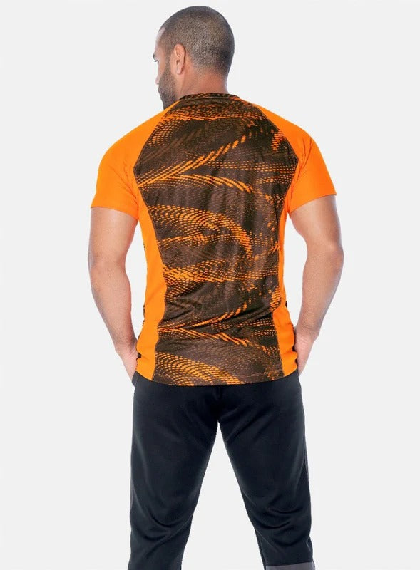 CAMISETA  DEPORTIVA SIBLIMADA CON CORTES  EN CONTRASTE