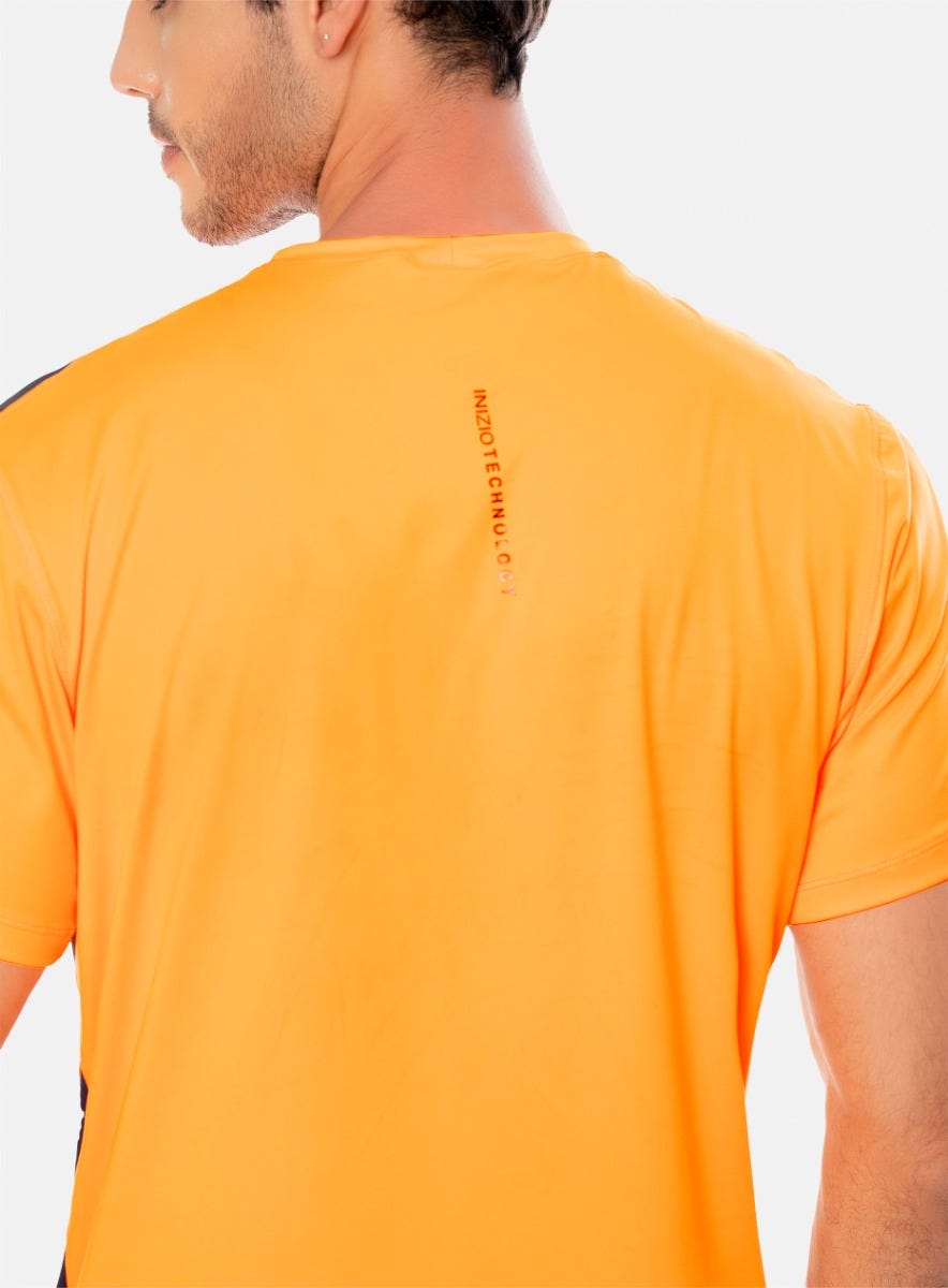 CAMISETA DEPORTIVA HOMBRE CON CORTES EN HOMBRO Y COSTADO  ¡PRECIO ESPECIAL!
